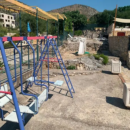 Listesi 1 Nyaraló *