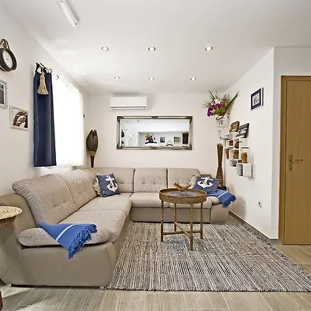 Vikendica Holiday Listesi 1 *