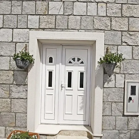 Holiday Listesi 1 Vikendica *