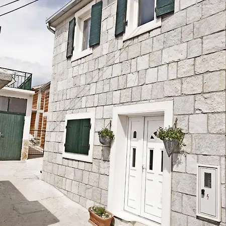Casa de Férias Listesi 1 Trogir